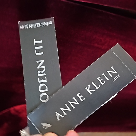 NWT Anne Klein Modern Fit 2PC Women’s Suit Velour Velvet Ruby Red Size 8 - Picture 4 of 6